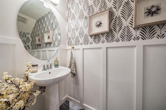 11836 13TH WAY N, St Petersburg, FL 33716