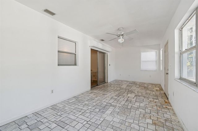 2577 GRANADA CIRCLE W, St Petersburg, FL 33712