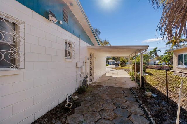 2577 GRANADA CIRCLE W, St Petersburg, FL 33712