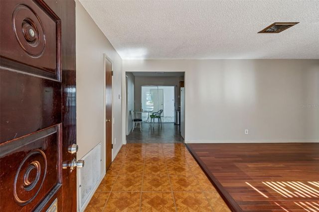 2577 GRANADA CIRCLE W, St Petersburg, FL 33712