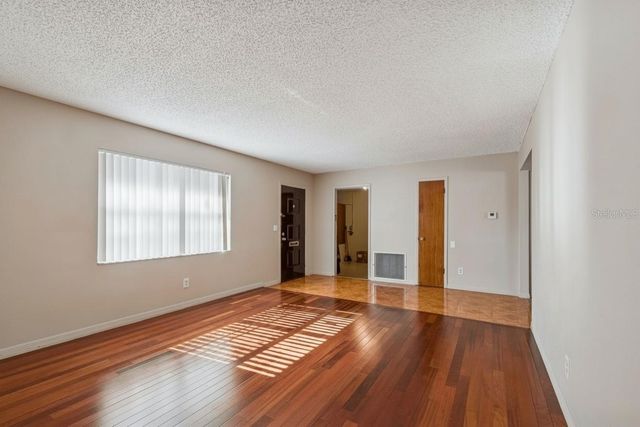 2577 GRANADA CIRCLE W, St Petersburg, FL 33712