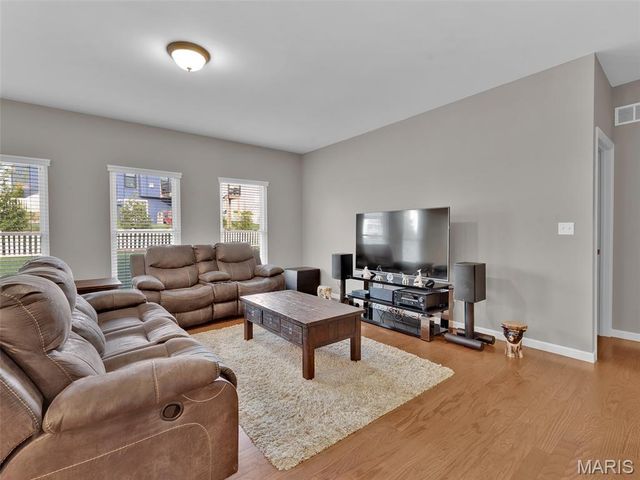 539 Crystal Stream Drive, Wentzville, MO 63385