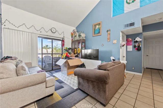 25027 Peachland Avenue 260, Newhall, CA 91321
