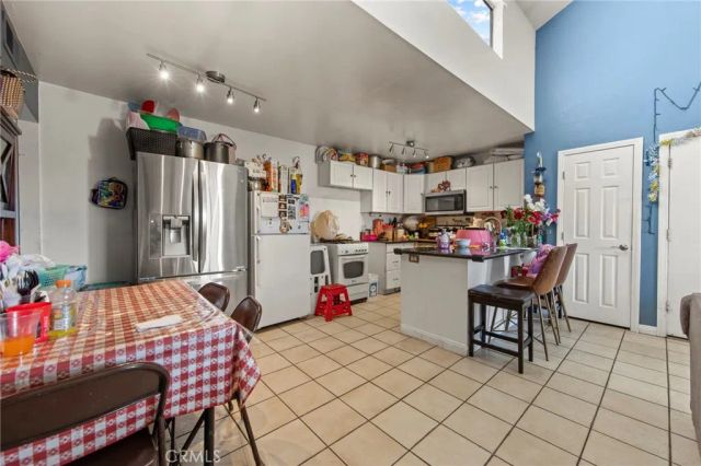 25027 Peachland Avenue 260, Newhall, CA 91321