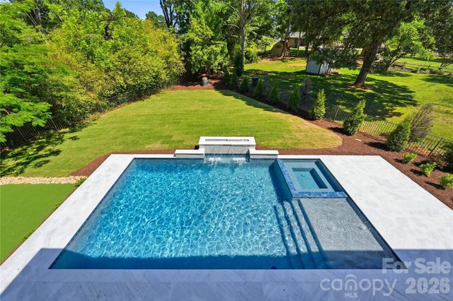 20200 Rainbow Circle, Cornelius, NC 28031
