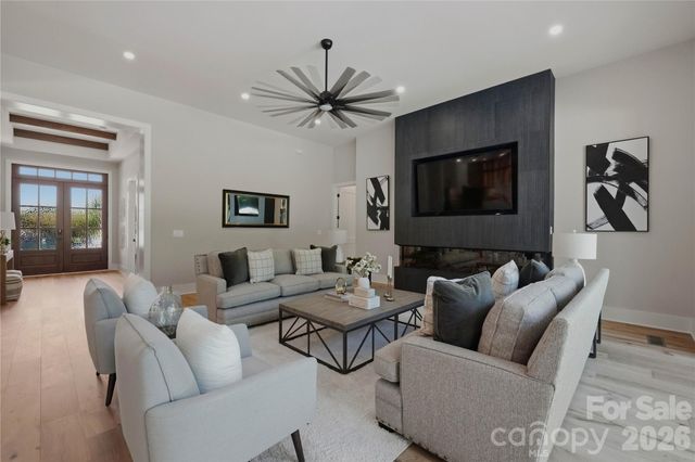 20200 Rainbow Circle, Cornelius, NC 28031