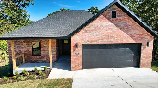 37 Roxburgh Drive, Bella Vista, AR 72715