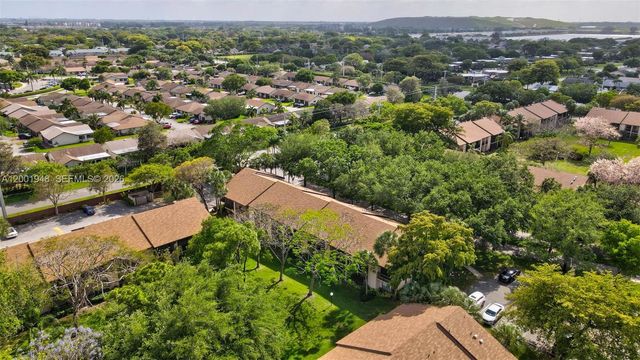 2225 SW 15th Street 223, Deerfield Beach, FL 33442