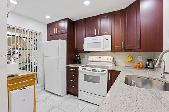 2225 SW 15th Street 223, Deerfield Beach, FL 33442