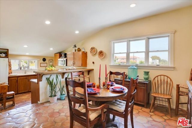 936 N Nopal Street, Santa Barbara, CA 93103
