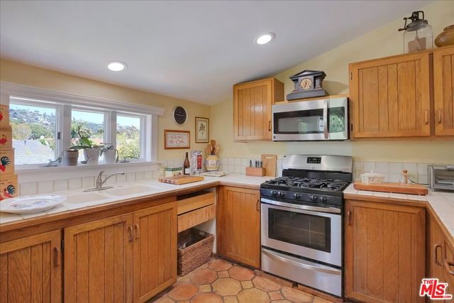 936 N Nopal Street, Santa Barbara, CA 93103