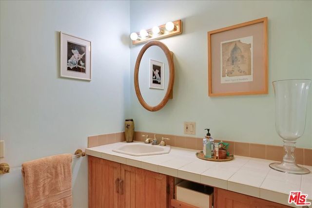 936 N Nopal Street, Santa Barbara, CA 93103