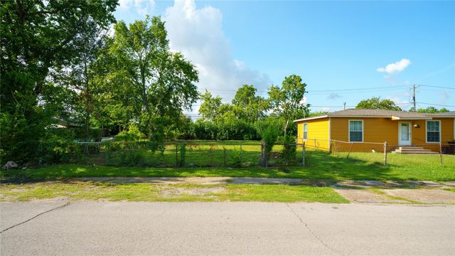 10410 Munn Street, Houston, TX 77029