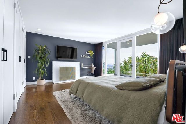 8450 Carlton Way, Los Angeles, CA 90069