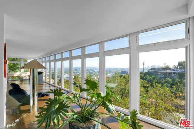 8450 Carlton Way, Los Angeles, CA 90069