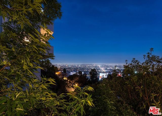 8450 Carlton Way, Los Angeles, CA 90069