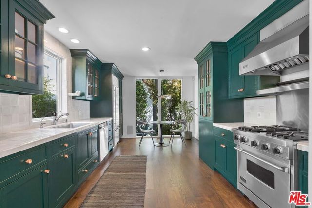 8450 Carlton Way, Los Angeles, CA 90069