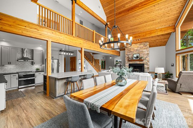 49 Western Eagle Drive, Hendersonville, NC 28792