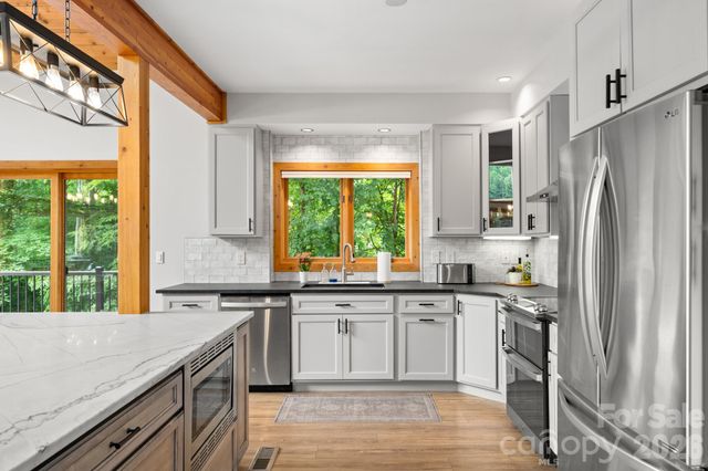 49 Western Eagle Drive, Hendersonville, NC 28792