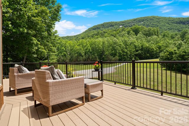 49 Western Eagle Drive, Hendersonville, NC 28792