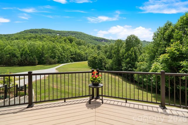 49 Western Eagle Drive, Hendersonville, NC 28792