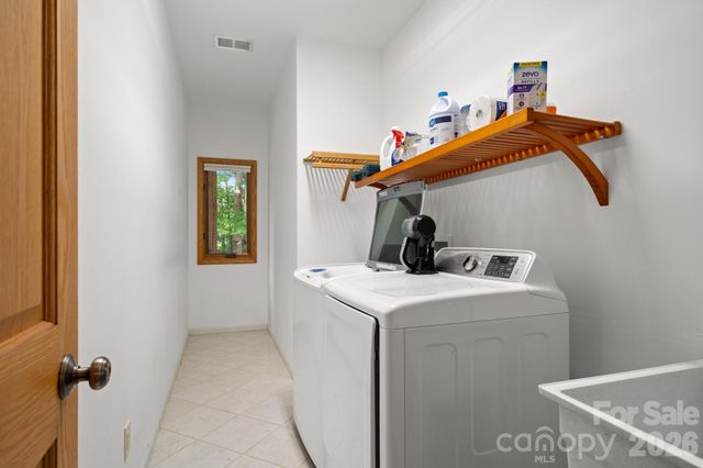 49 Western Eagle Drive, Hendersonville, NC 28792