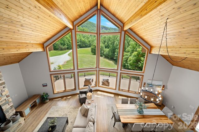 49 Western Eagle Drive, Hendersonville, NC 28792