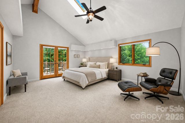 49 Western Eagle Drive, Hendersonville, NC 28792