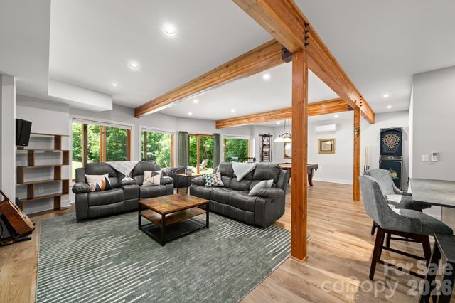 49 Western Eagle Drive, Hendersonville, NC 28792