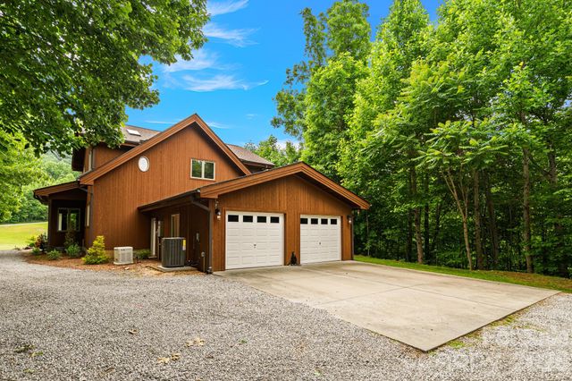 49 Western Eagle Drive, Hendersonville, NC 28792