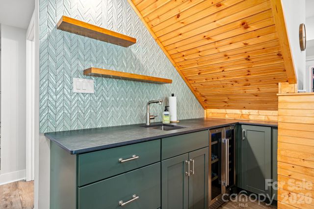 49 Western Eagle Drive, Hendersonville, NC 28792