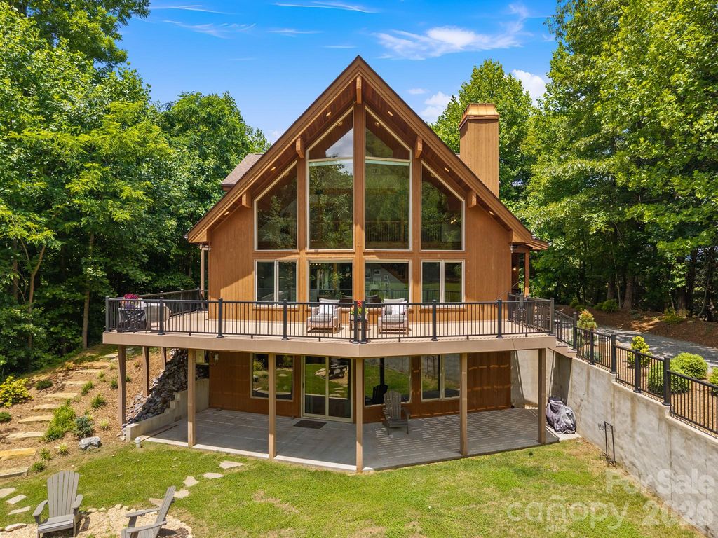 49 Western Eagle Drive, Hendersonville, NC 28792