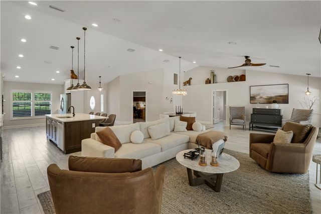 280 Nieuport Drive, Vero Beach, FL 32968