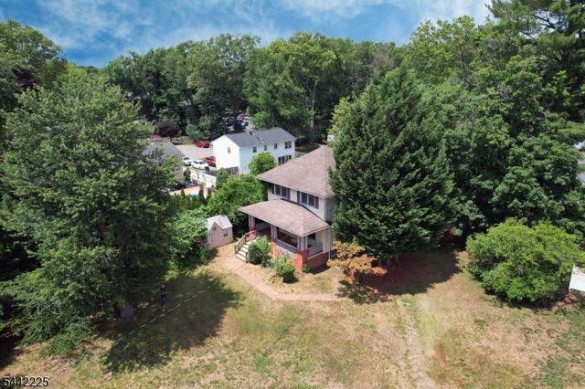 8 Brian Ct, Pequannock Twp., NJ 07440