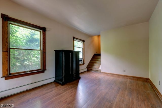 8 Brian Ct, Pequannock Twp., NJ 07440