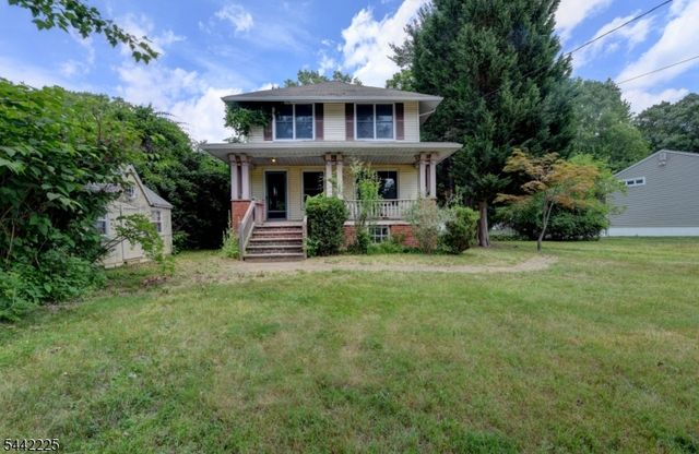 8 Brian Ct, Pequannock Twp., NJ 07440