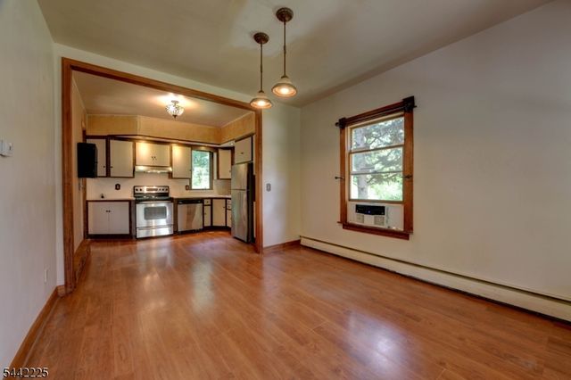 8 Brian Ct, Pequannock Twp., NJ 07440