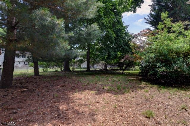 8 Brian Ct, Pequannock Twp., NJ 07440