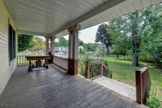 8 Brian Ct, Pequannock Twp., NJ 07440
