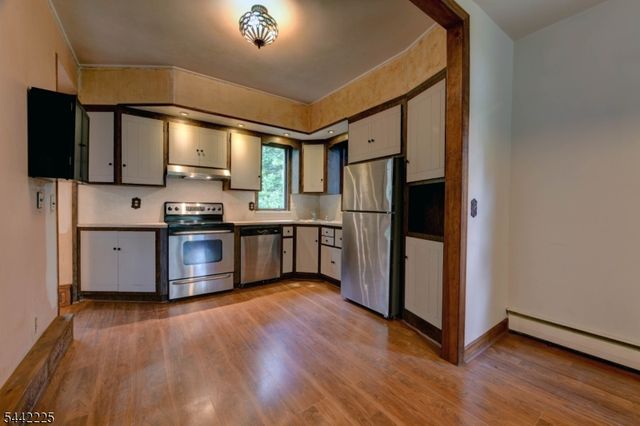 8 Brian Ct, Pequannock Twp., NJ 07440