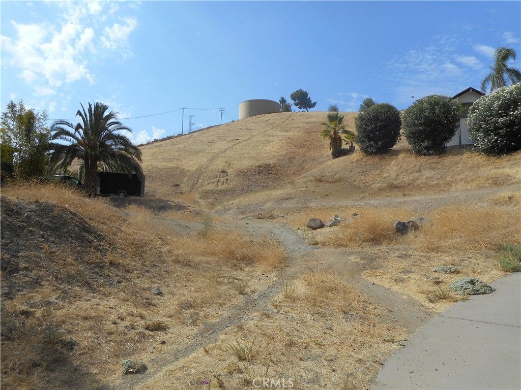 163 LASSON, Canyon Lake, CA 92587 — photo 4
