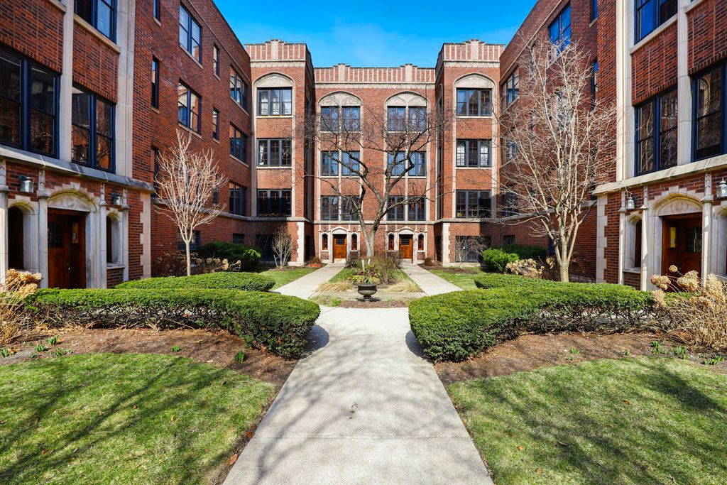 1360 E Madison Park B, Chicago, IL 60615