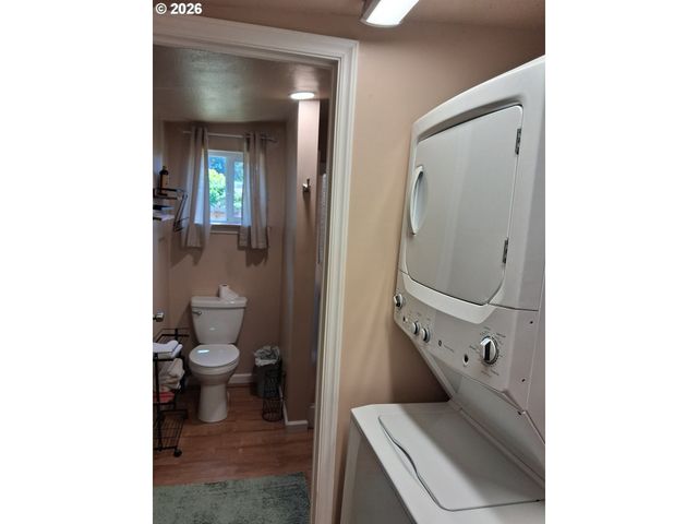 1055 COLUMBIA Ave, Gladstone, OR 97027