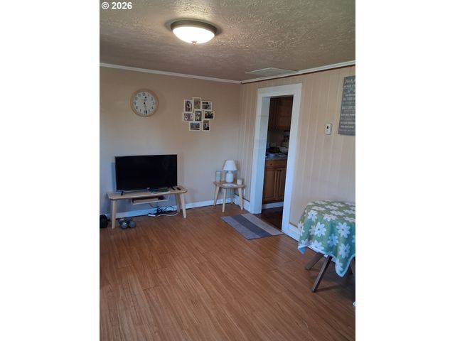 1055 COLUMBIA Ave, Gladstone, OR 97027