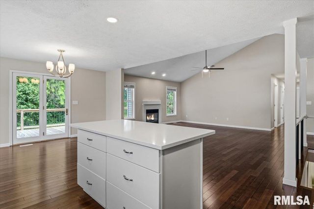 114 Winter Park Drive, Chatham, IL 62629