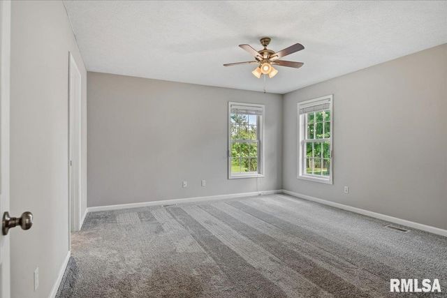 114 Winter Park Drive, Chatham, IL 62629