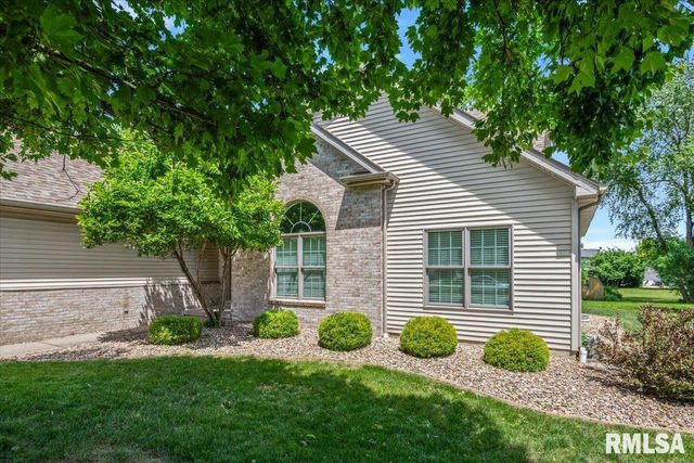 114 Winter Park Drive, Chatham, IL 62629