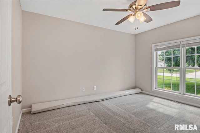 114 Winter Park Drive, Chatham, IL 62629
