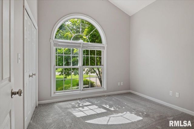 114 Winter Park Drive, Chatham, IL 62629