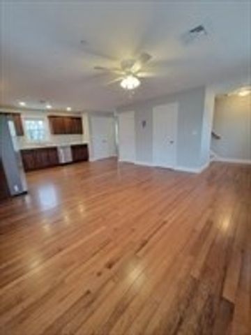 944 Warren 2 F, Brockton, MA 02301